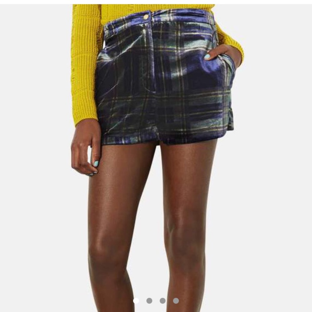 Velvet shorts
